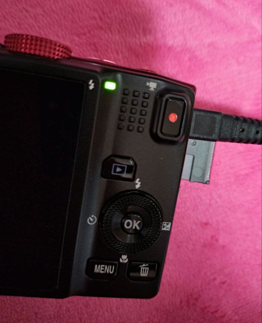 Nikon COOLPIX S8200 ブリリアンレッド　赤　デジタルカメラ