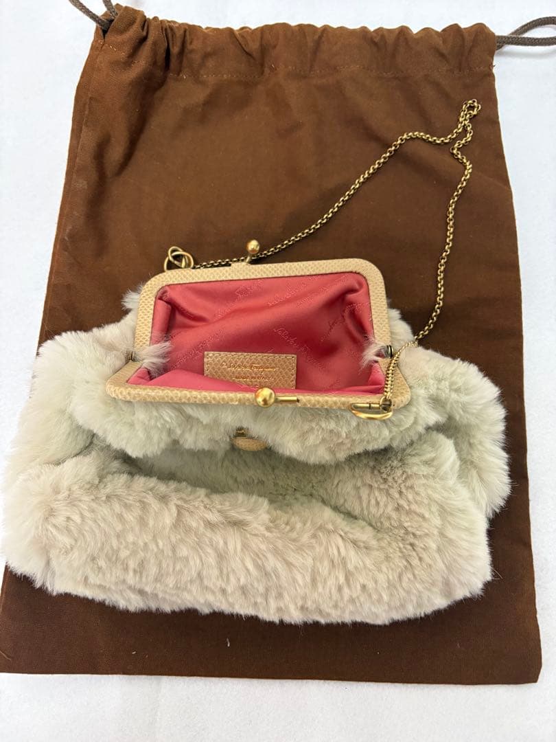 サルヴァトーレフェラガモ　ラビットファー　チェーンバッグ　うさぎとかめ