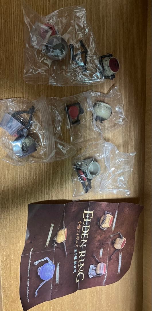 エルデンリング 魔女ラニ、半狼のブライブ、小壺のフィギュア