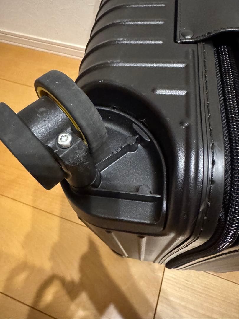 RIMOWA コンパクト