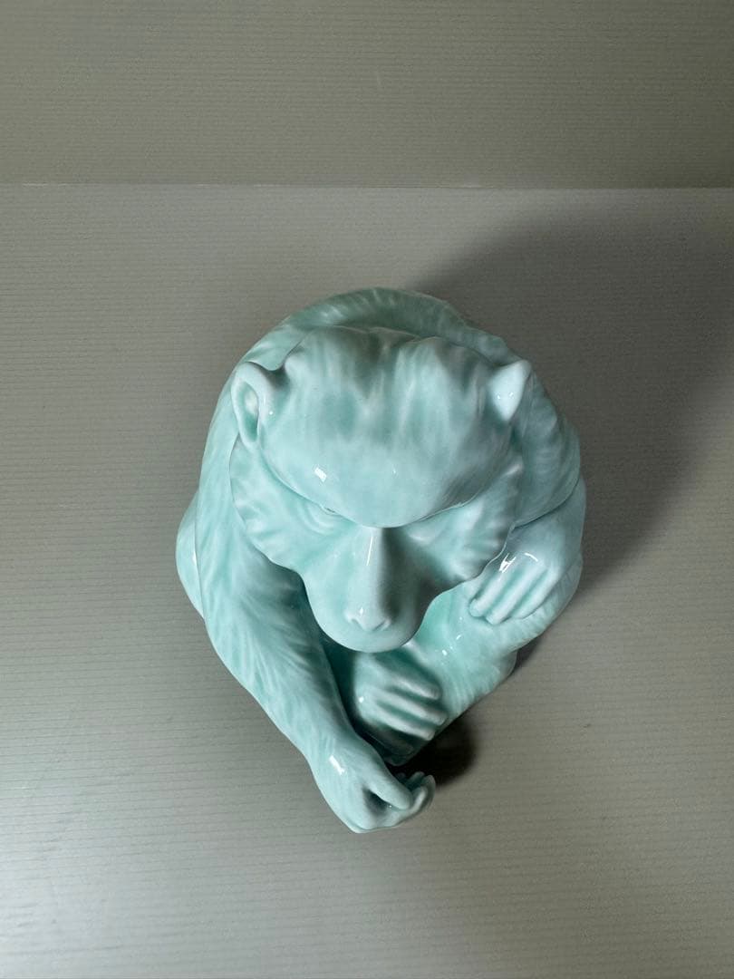 2130 深川製磁　宮内庁御用達　置物　猿　青磁　1客