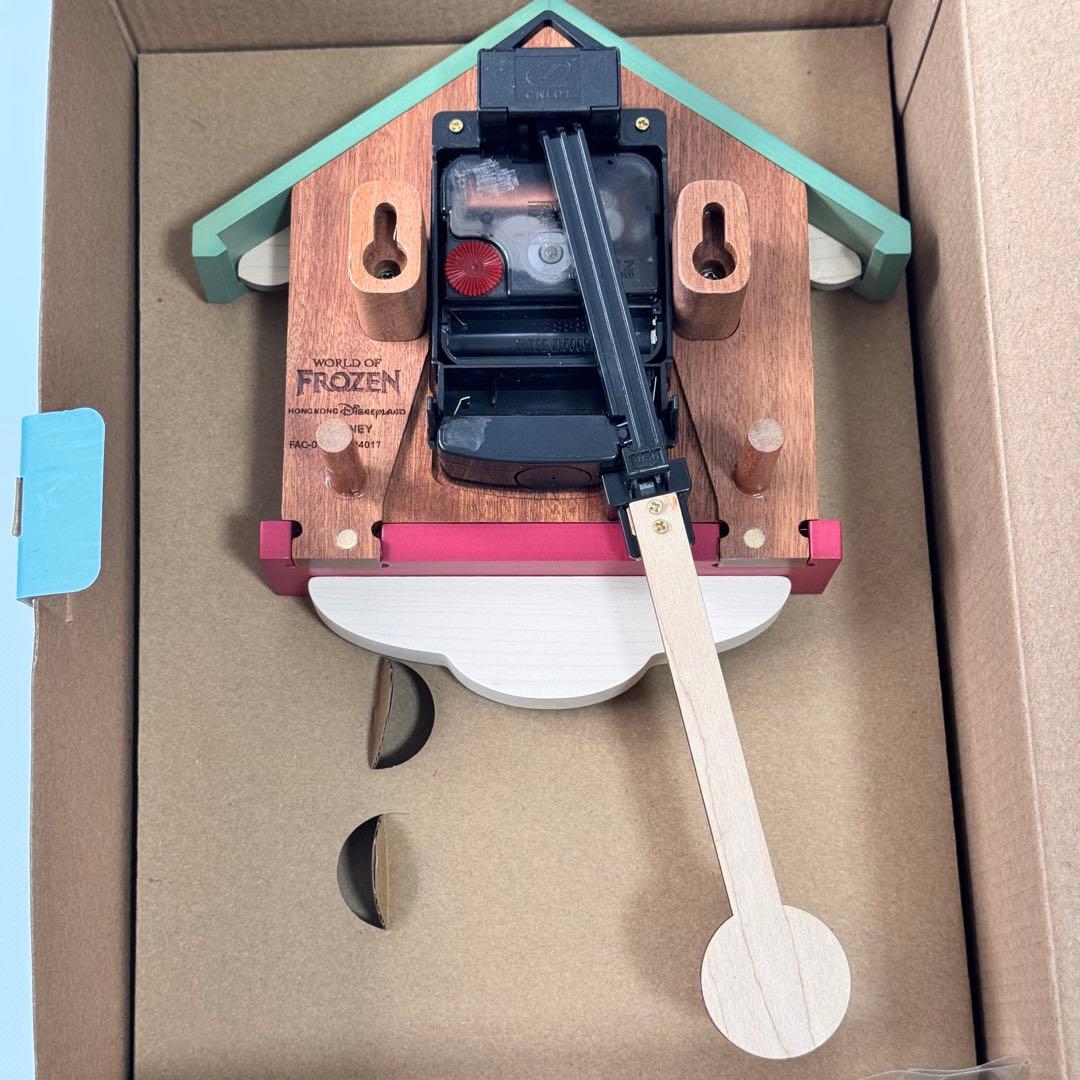 アナ雪　アナ　エルサ　壁掛け時計　振り子　香港ディズニー