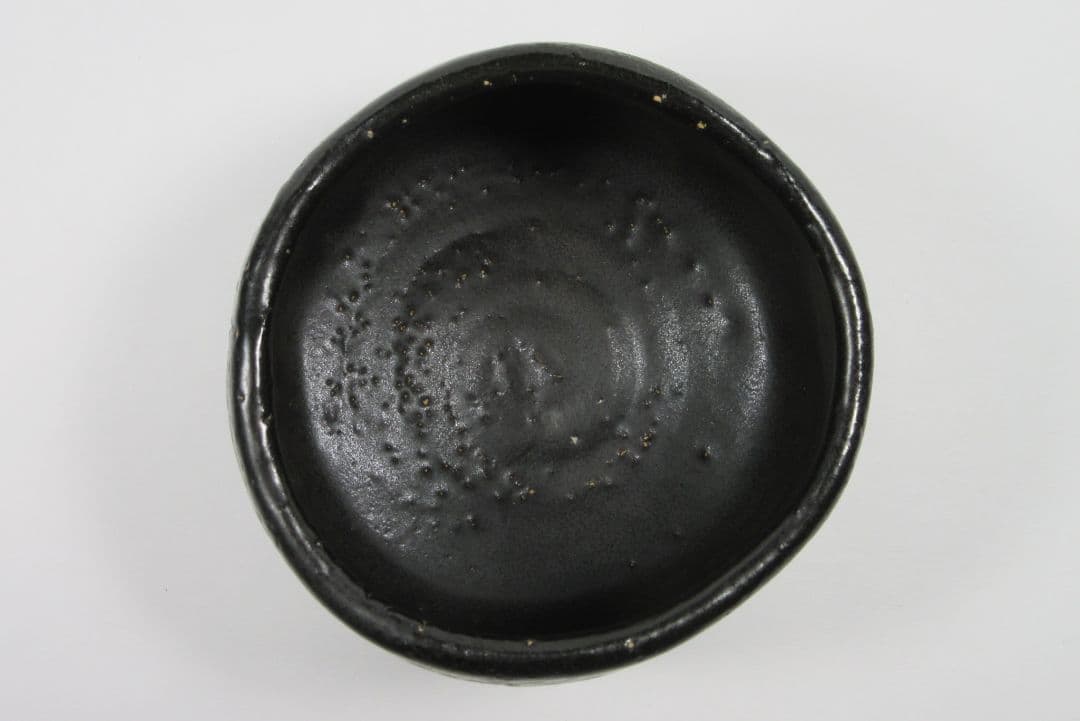 【豊場惺也】（師）荒川豊蔵！瀬戸黒茶碗（二重共箱、共布、栞、仕覆）。最上位作！。