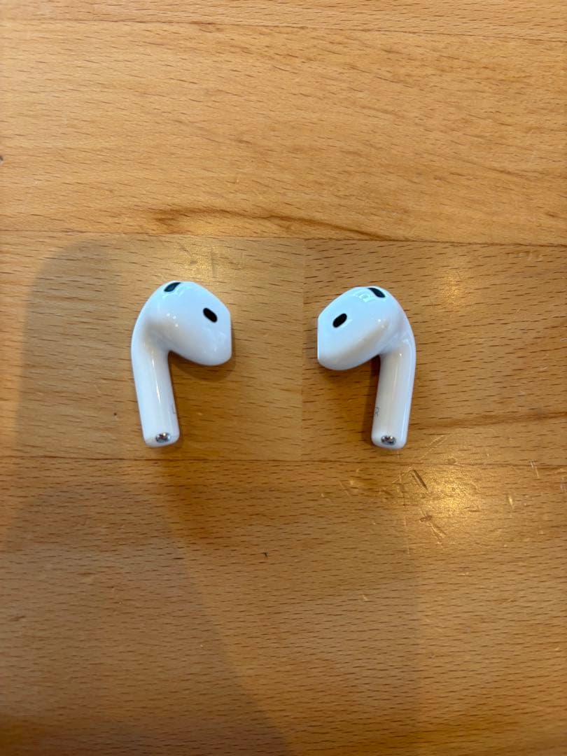 AirPods 4世代　ノイズキャンセリング搭載モデル　おまけ付き