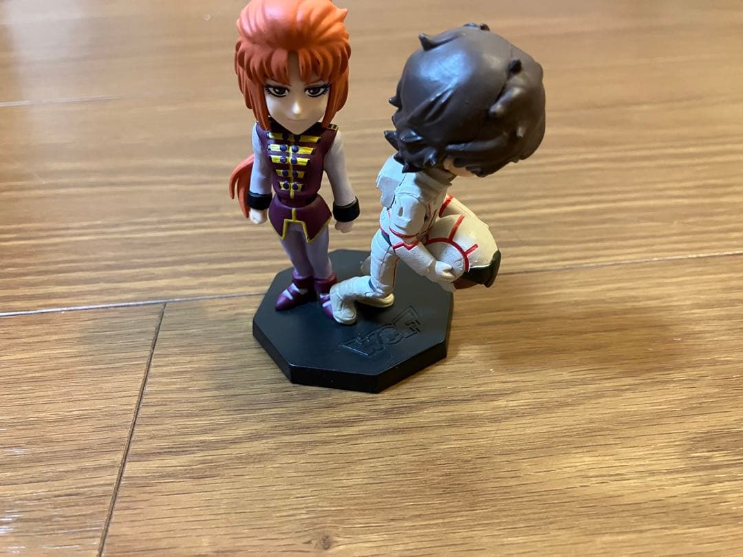 【匿名配送】　ジャンク品　ガンプラ8体　フィギュア2体　まとめ売り