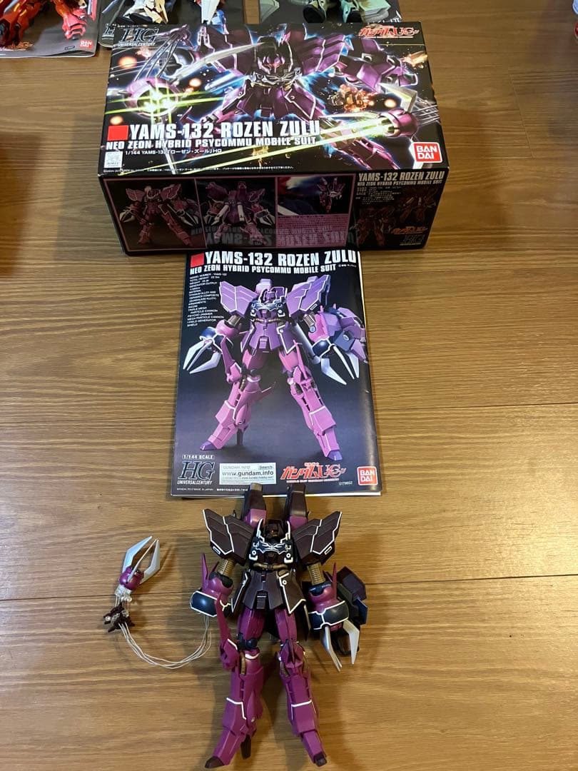 【匿名配送】　ジャンク品　ガンプラ8体　フィギュア2体　まとめ売り