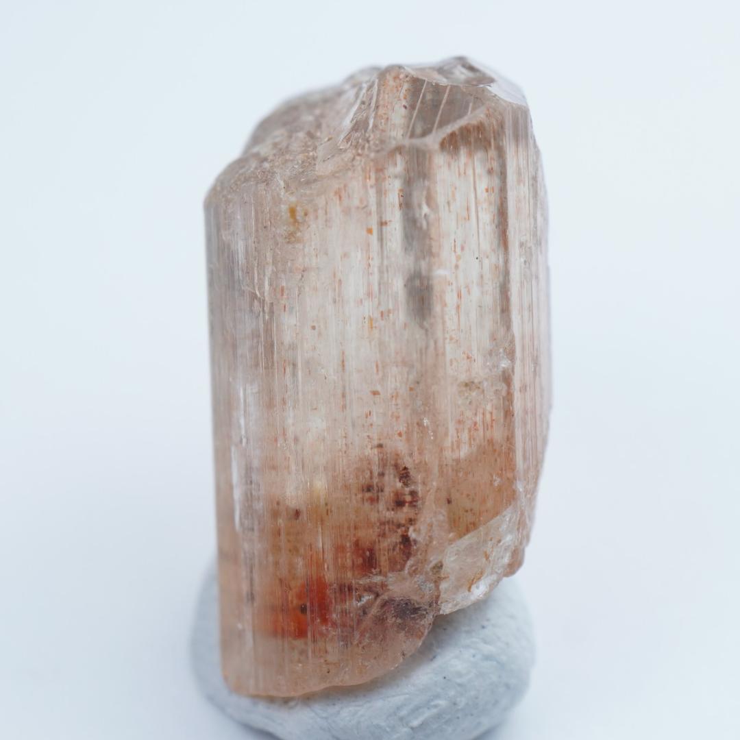 サンストーンスキャポライト　結晶　原石　タンザニア産