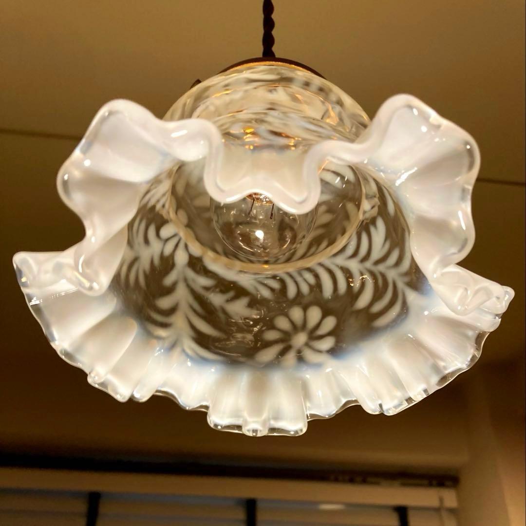 フェントン　19世紀　花柄　ガラスランプシェード（希少）オパールセント