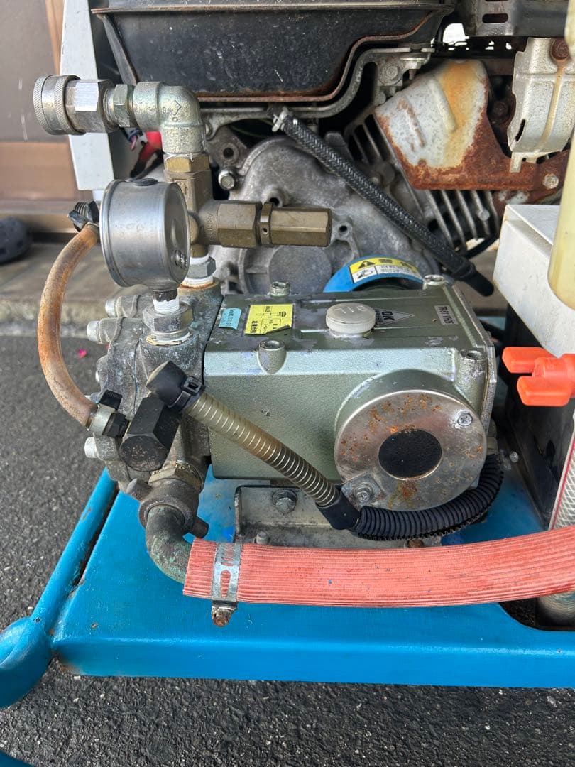 KL2★強い★ツルミ鶴見製作所エンジン式高圧洗浄機　多水量型　HPJ-680ES