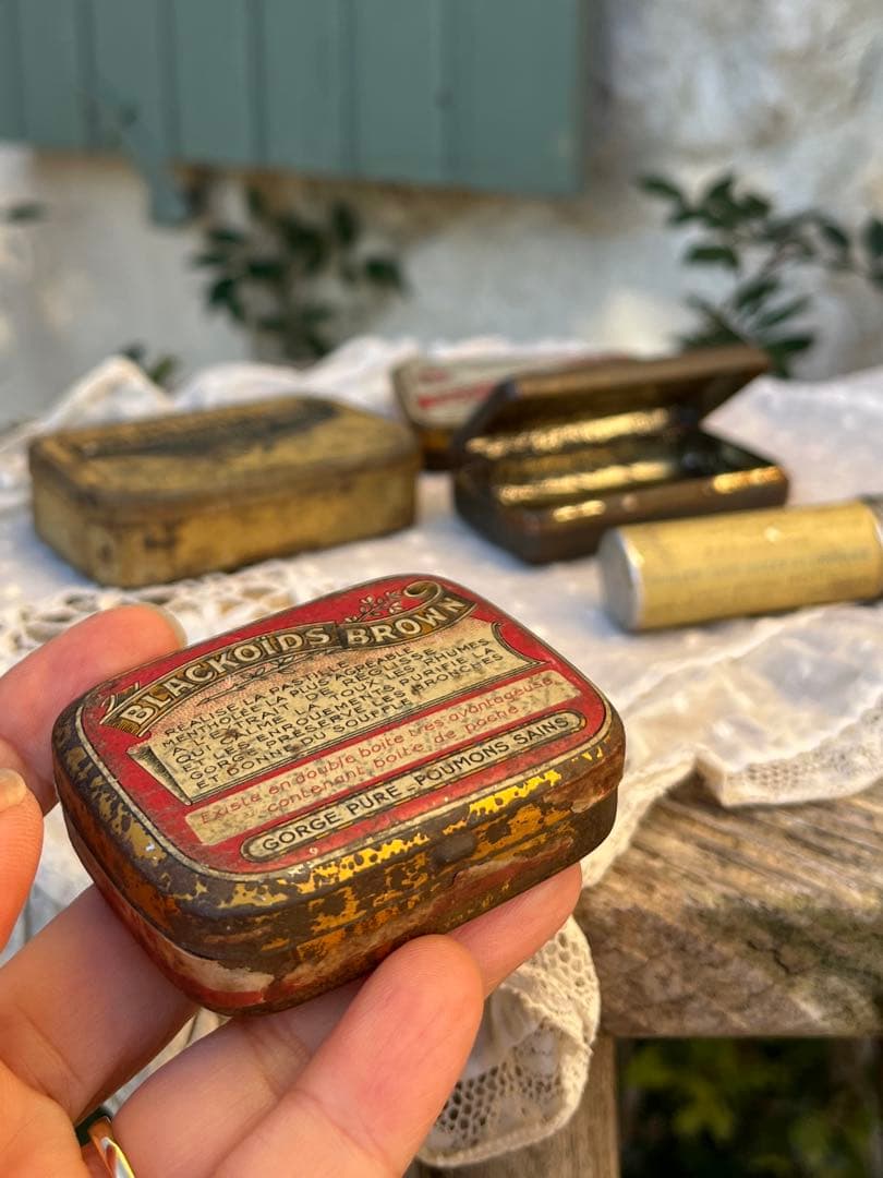 ◆フランスアンティーク｜希少100年前ティン缶ブリキアルミサビ小さいピルケース薬