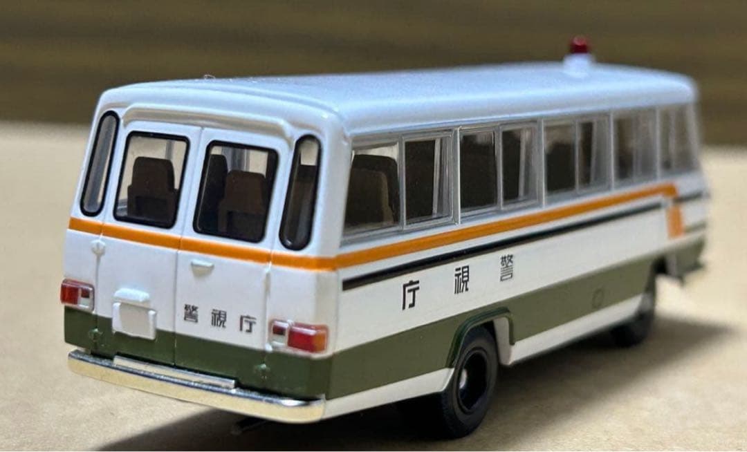 トミカリミテッドヴィンテージネオ ニッサン シビリアン 2点セット