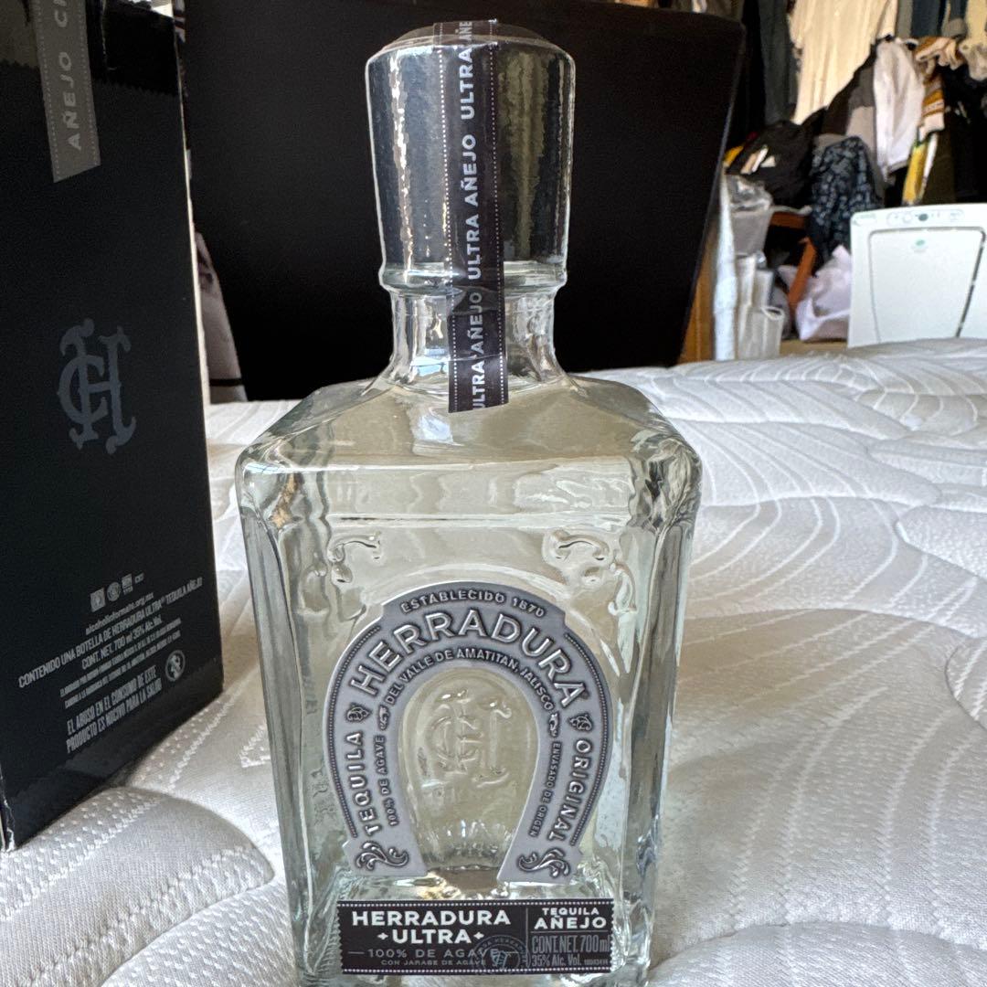 【新品】HERRADURA ULTRA AÑEJO テキーラ　700ml 35%