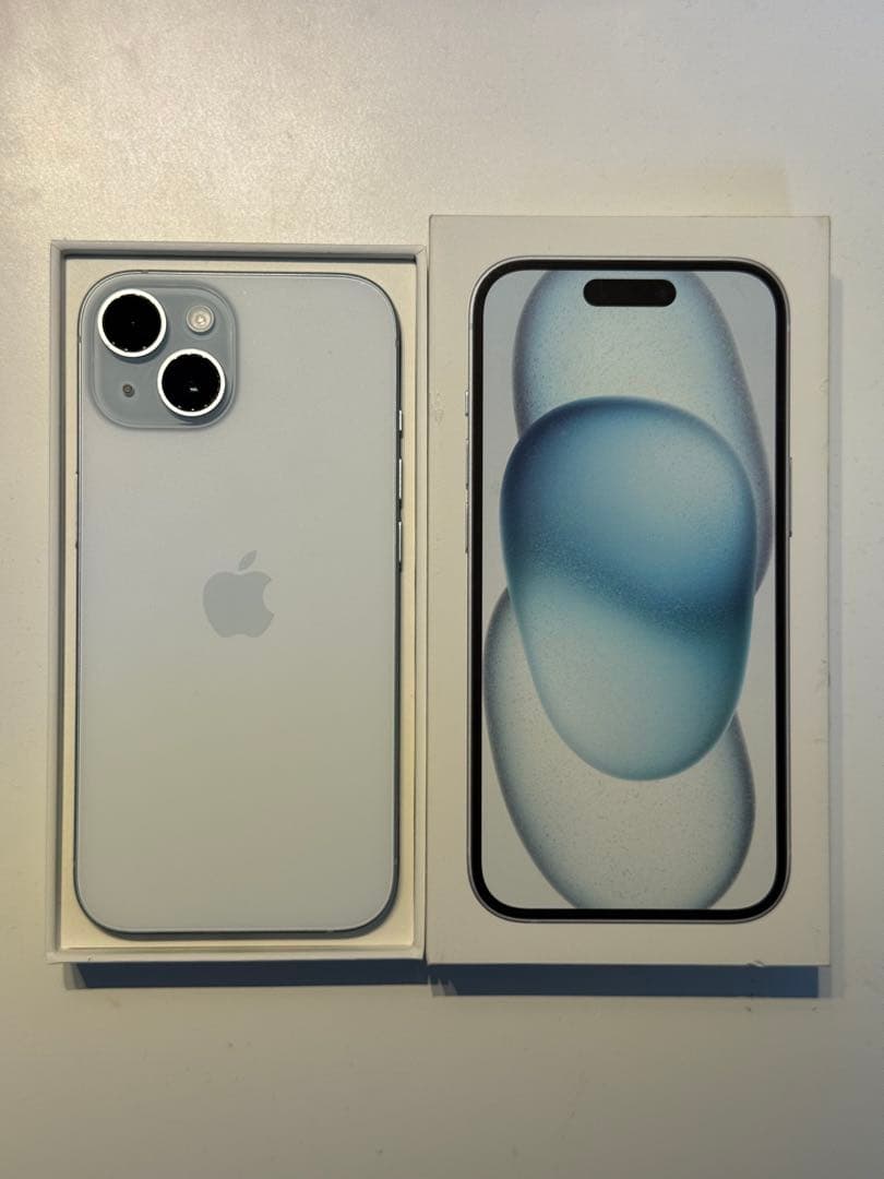 Apple iPhone 15 128GB バッテリー95％保証期間内