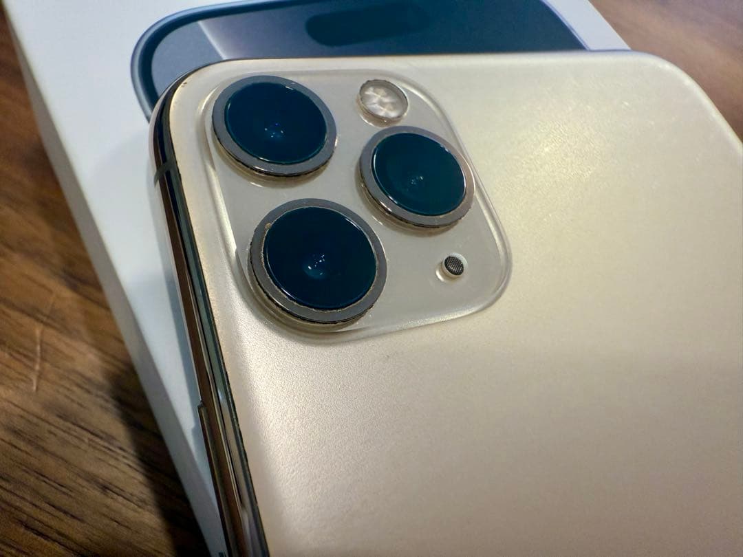 バッテリー100% iPhone 11 Pro max 256GB SIMフリー