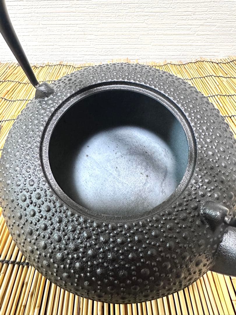 未使用品、栞付　南部盛榮堂ＯＩＧＥＮ造丸平丸亀甲メーカー保証ＩＨ対応品　南部鉄瓶