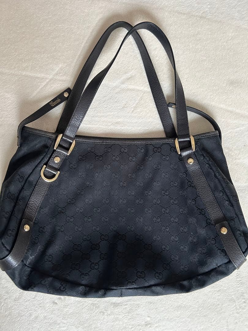 Ｐ　GUCCI トートバック　黒GGキャンバス