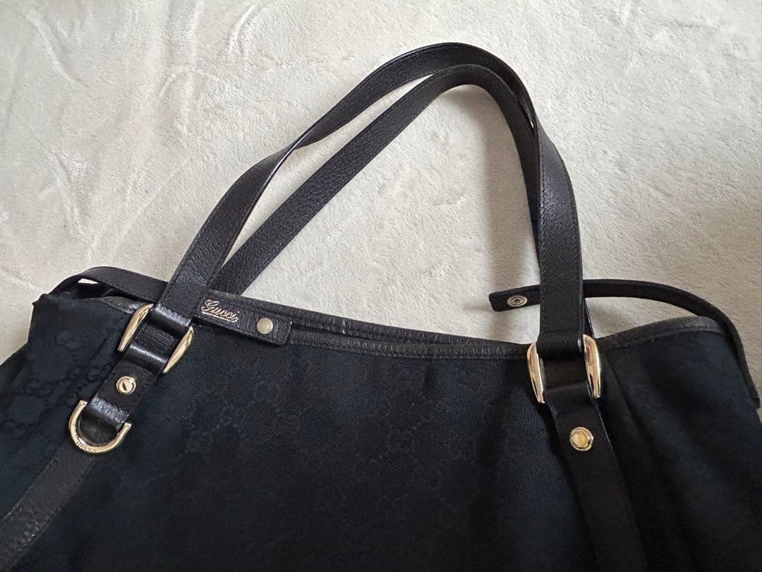 Ｐ　GUCCI トートバック　黒GGキャンバス