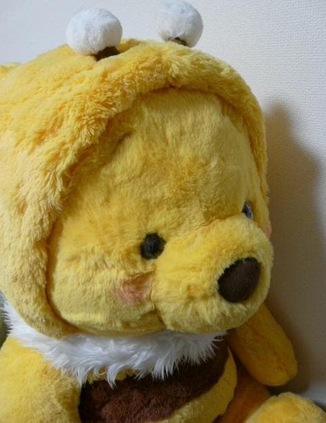 ミツバチプーさん　ぬいぐるみ　（SUPER　BIG）　ディズニーストア