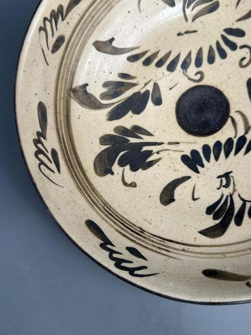 中国美術　元時代 ～ 明時代　磁州窯　唐草文盤皿　美品　古物　唐物　茶道具　鉢