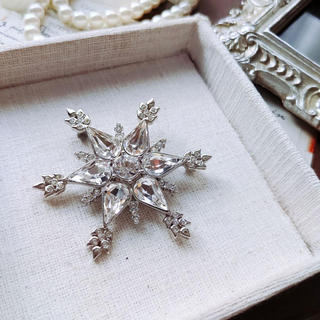 MMA メトロポリタン美術館 スノーフレーク ブローチ 雪の結晶 スワロフスキー