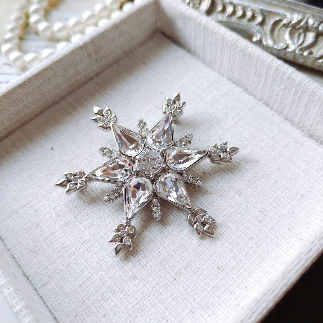 MMA メトロポリタン美術館 スノーフレーク ブローチ 雪の結晶 スワロフスキー