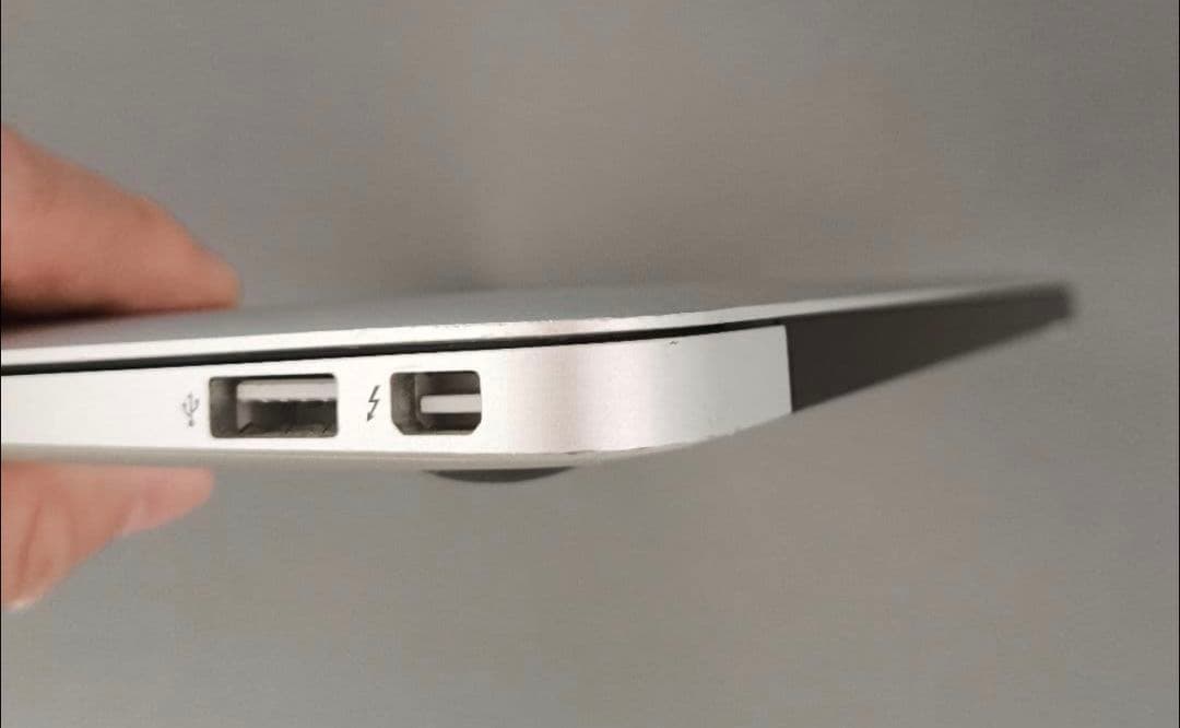 MacBook Air 2013 11インチi5 8GB 256GB Dual