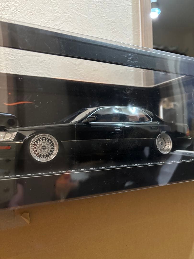 1/18 IVY レクサスLS400 黒　（トヨタ初代セルシオ）