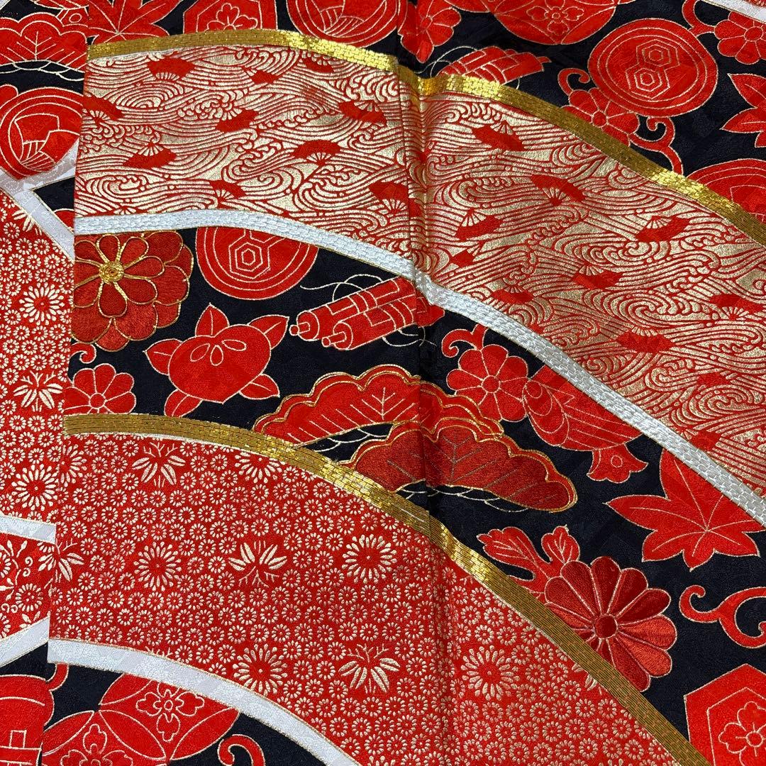 (あ996)赤黒白金 祝い柄の荒波のような斜めストライプ振袖㊗️⑤点セット