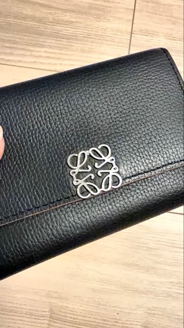 ロエベ 財布　黒　三つ折り財布