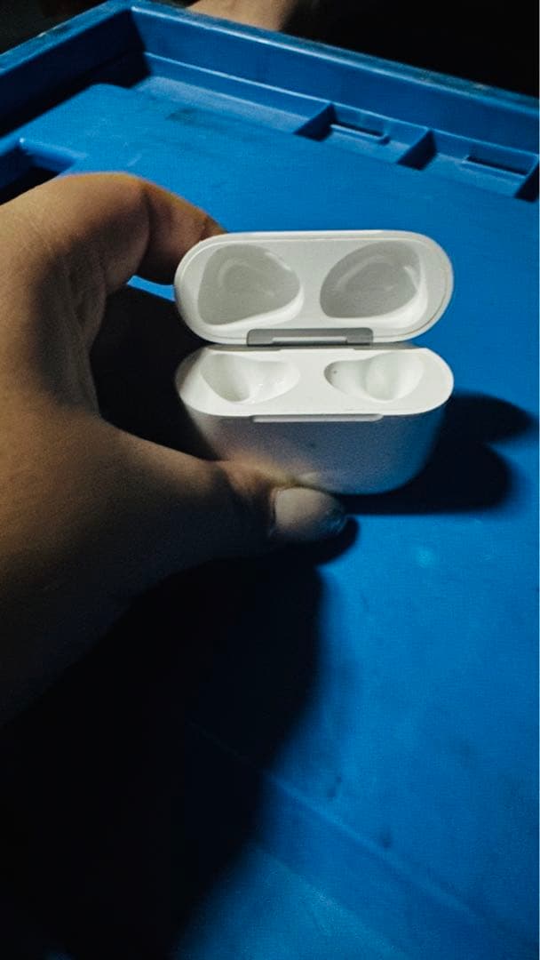 ヘッドホン Apple AirPods