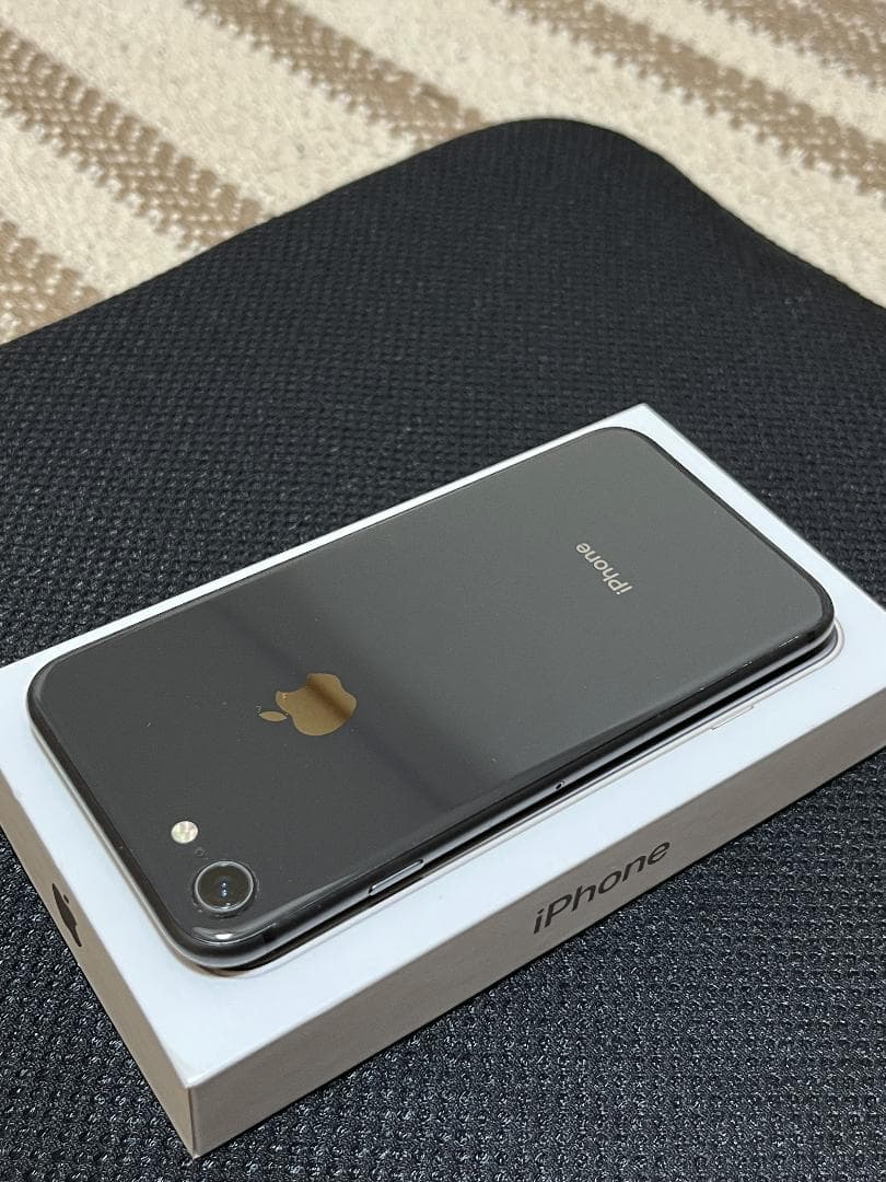 携帯電話本体 iPhone 8