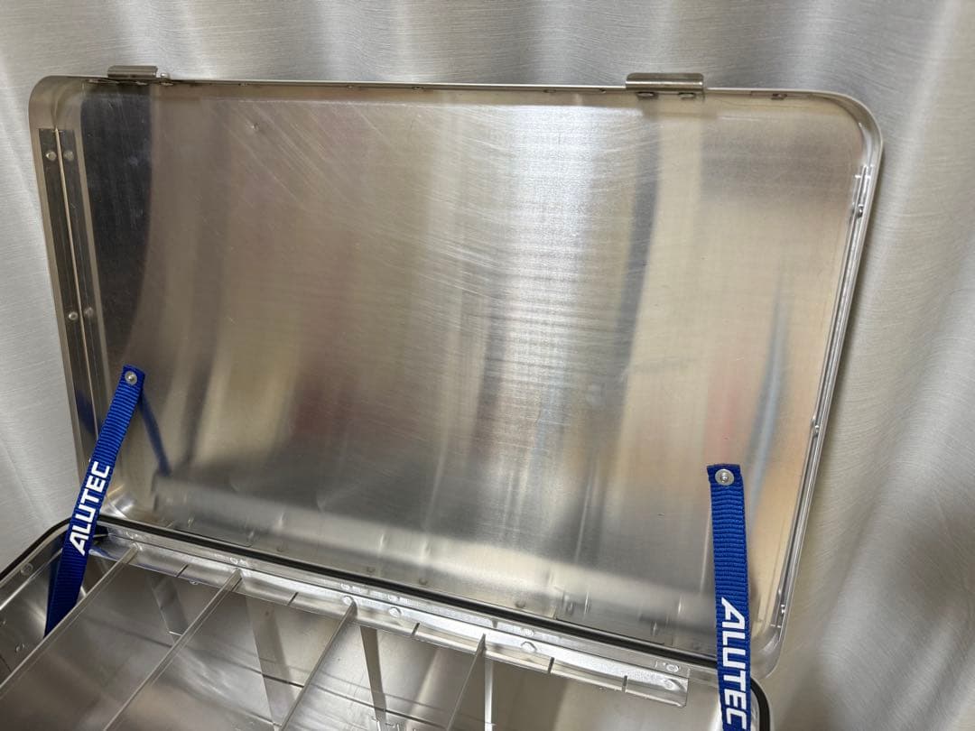 【黒スタンド付　中仕分け】アルテックアルミコンテナ 48L ユニバーサルスタンド