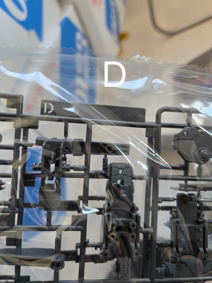 ZZ GUNDAM \"Ver.Ka\" 1/100 プラモデル