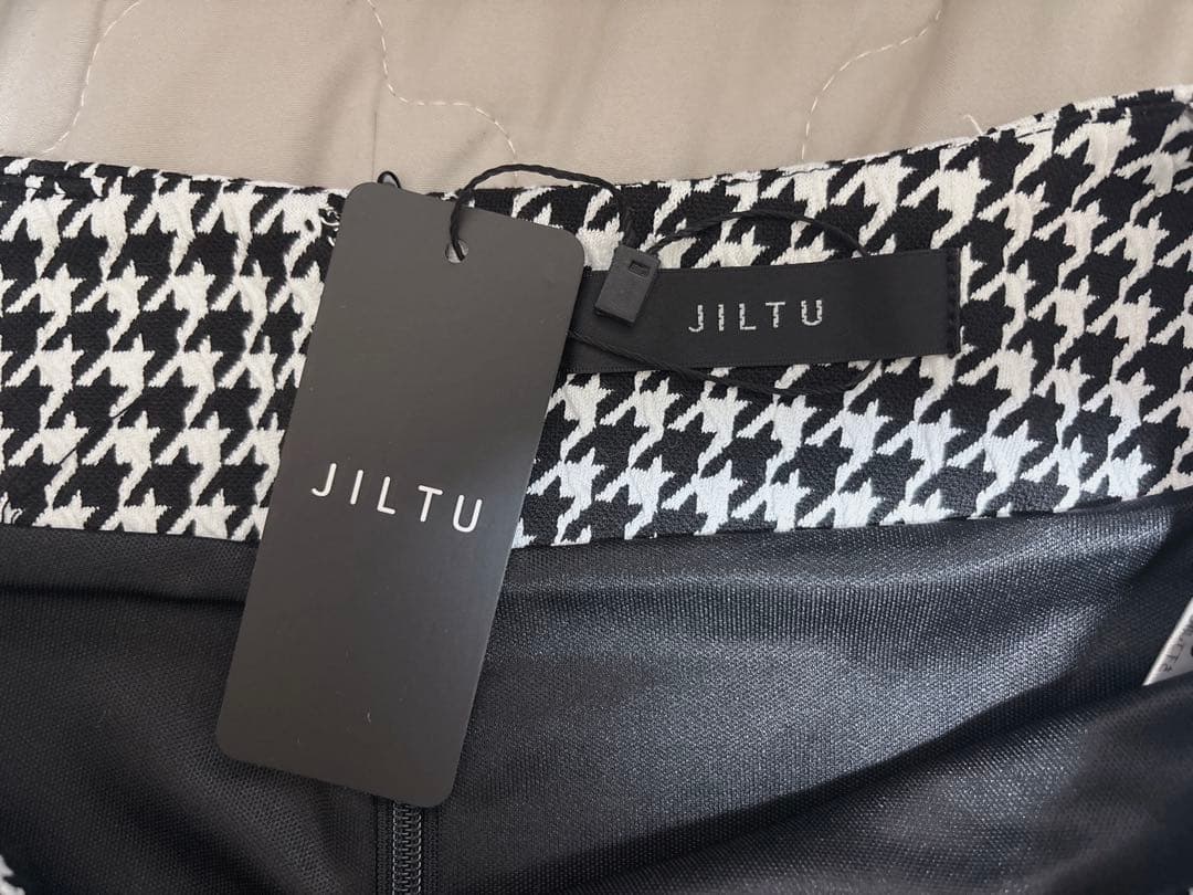 JILTU ジルチュ スカート