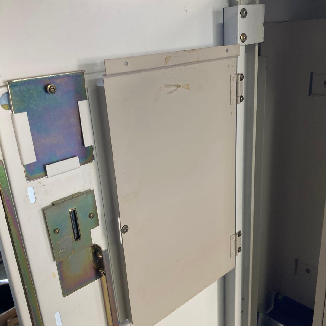 ガチャ機　ガチャマシン　手動式自動販売機　カードガチャ