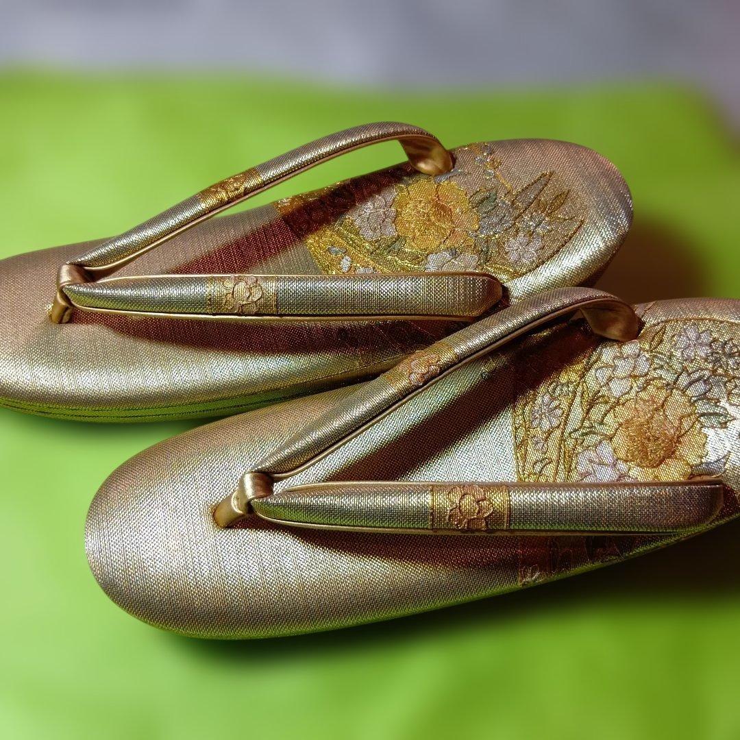 伊と忠　金色花柄刺繍和装用バッグと草履セット