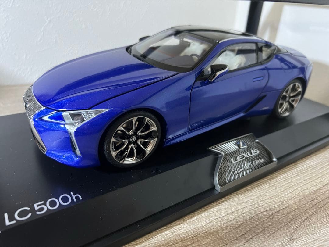 レクサス LC500h 1/18 ミニカー