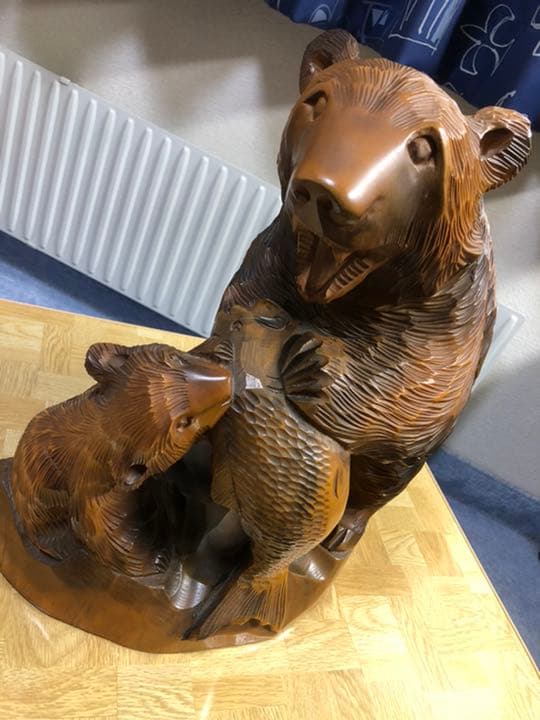 木彫りの熊 鮭喰い熊親子