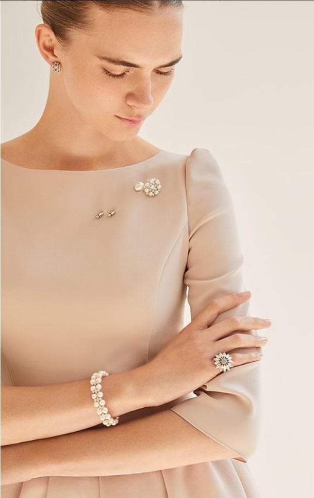 近年★美品★FOXEY/フォクシーピンブローチ パールエレガンス#2本セット