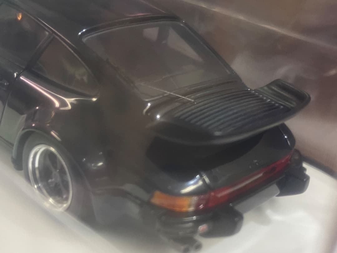 【新品同様】ミニカー ポルシェ 930ターボS 3.3 1989年式 1/43