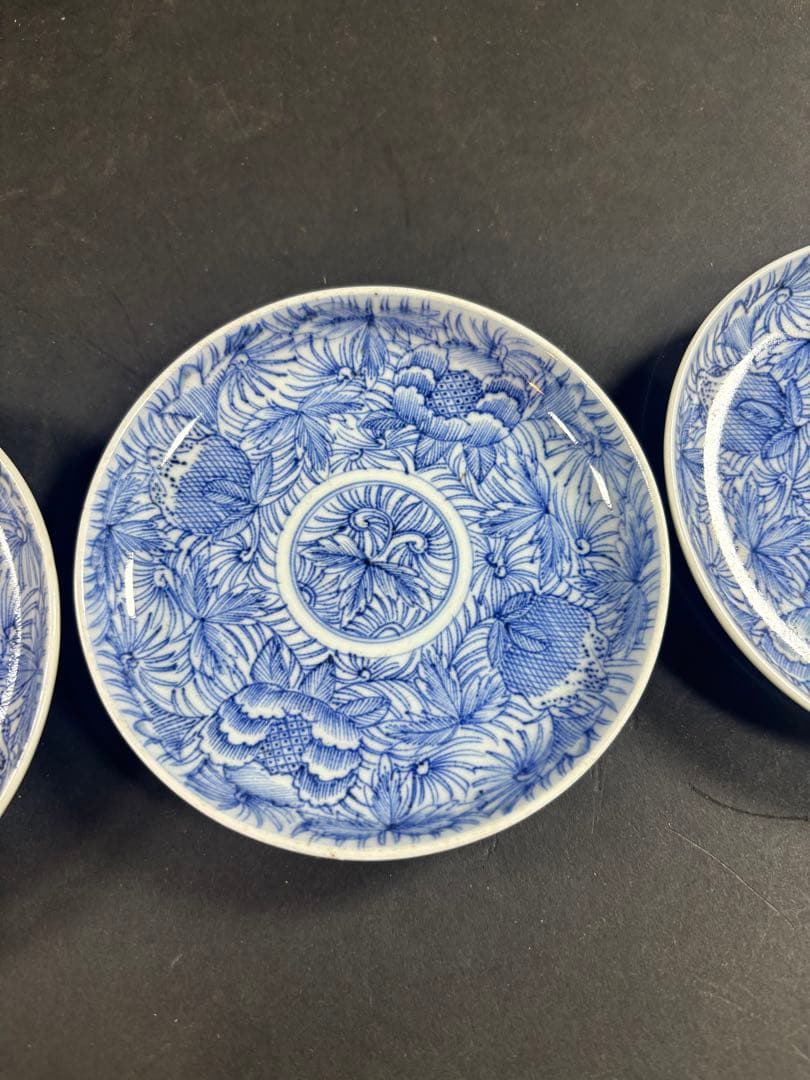 135 伊万里　線描き　花　小皿　古伊万里　鍋島　九谷