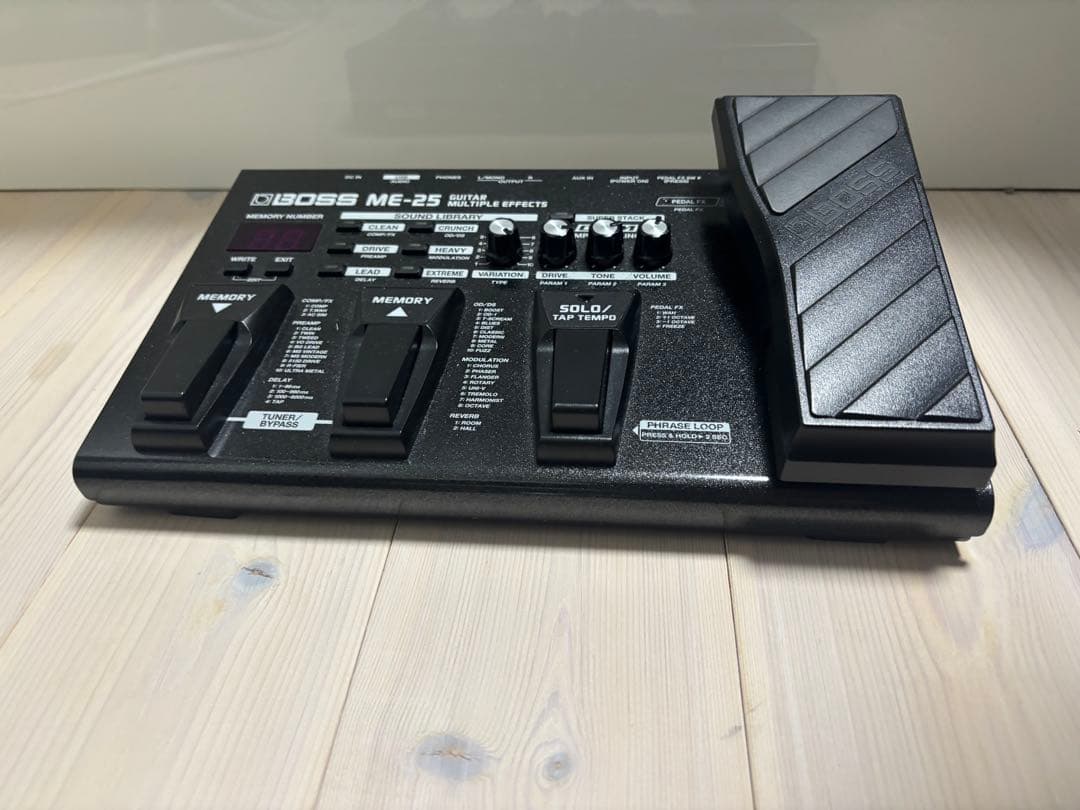 BOSS ME 25　マルチエフェクター　初心者の方やお部屋での練習の方に！
