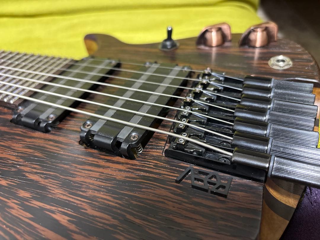 REVguitars Brigitta DD7 ヘッドレス7弦ギター