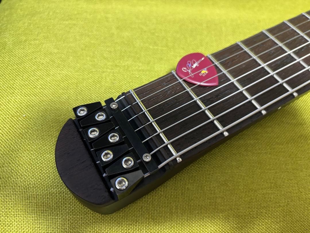 REVguitars Brigitta DD7 ヘッドレス7弦ギター