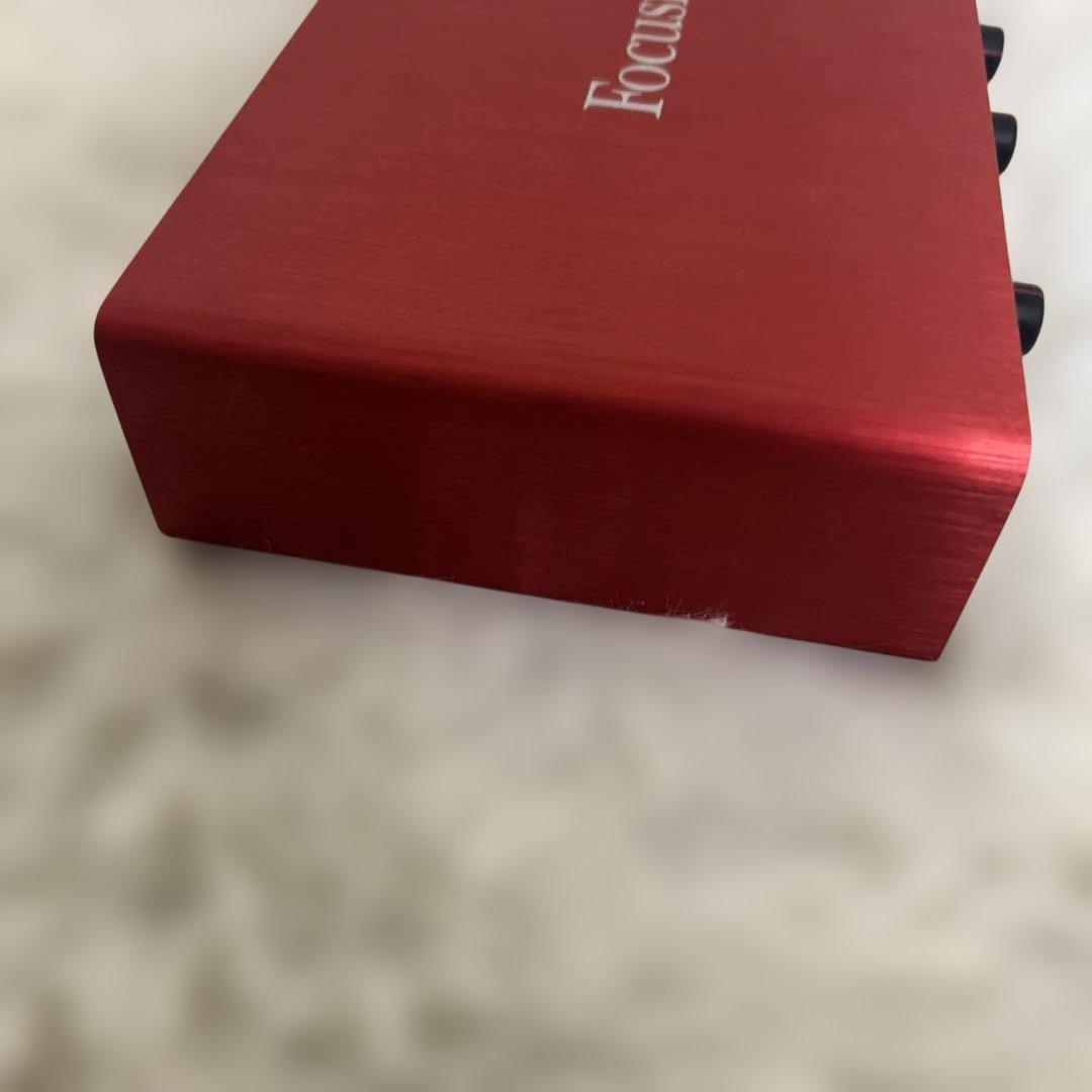 Focusrite Scarlett 2i4 オーディオインターフェイス