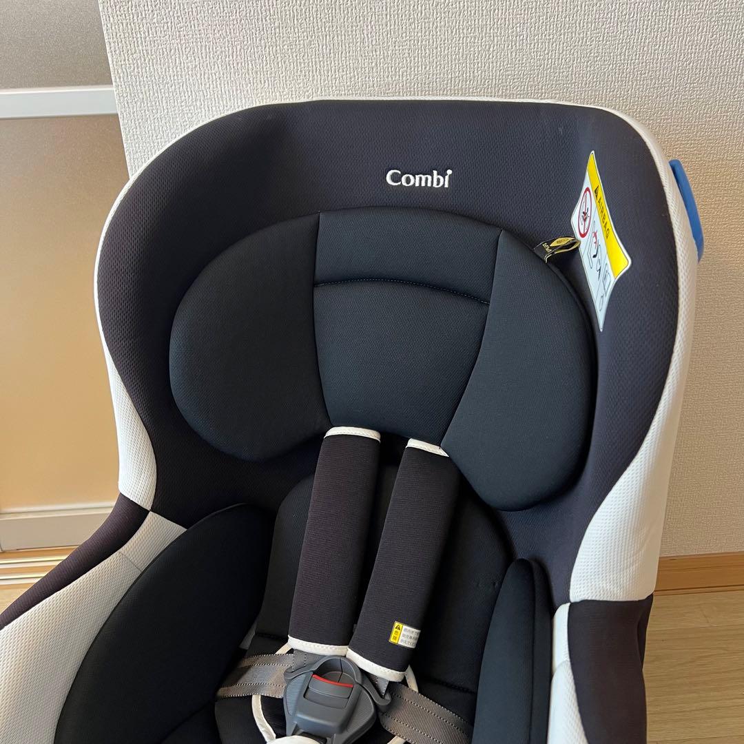 【美品】コンビ　ウィゴー　チャイルドシート 新生児から　リクライニング可能
