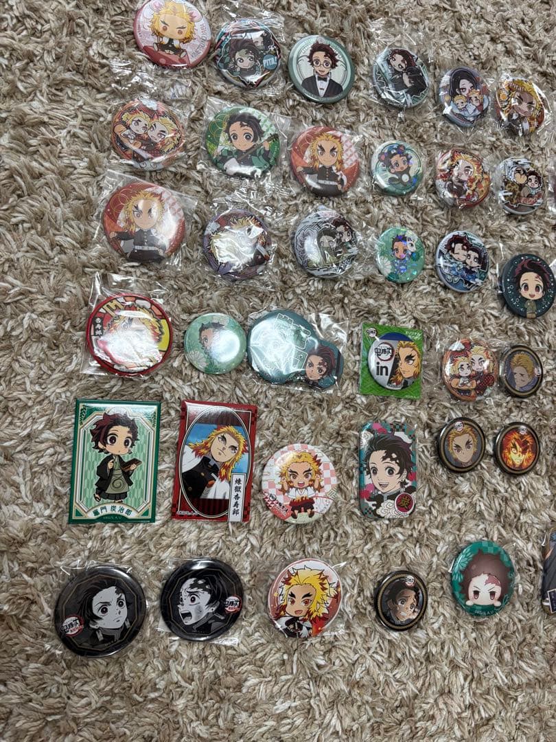 鬼滅の刃　缶バッジ　グッズ　まとめ売り