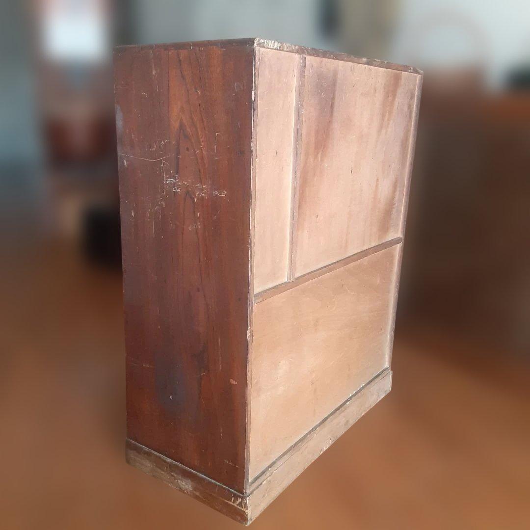 茶箪笥　木製箪笥 ガラス扉 彫刻装飾付き　昭和レトロ