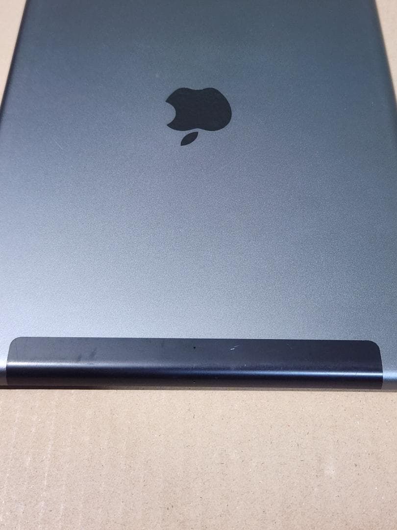 iPad 第8世代 WI-fi+Cellular スペースグレイ