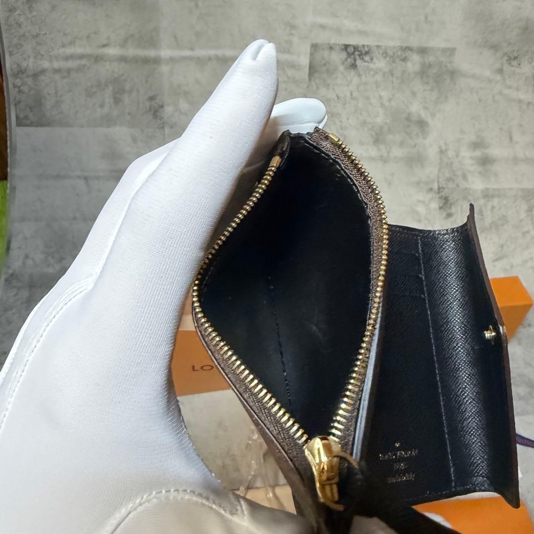 ルイヴィトン　ヴィクトリーヌ　リバース　三つ折り財布